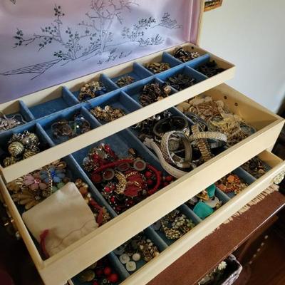 Sale Photo Thumbnail #145