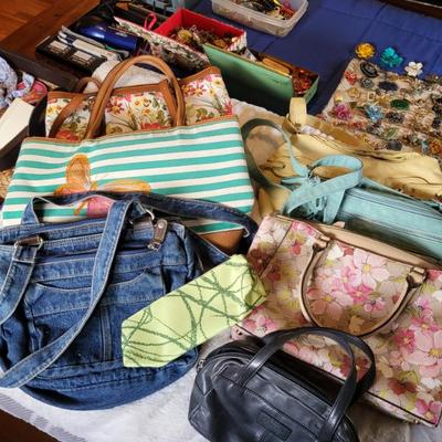 Sale Photo Thumbnail #136