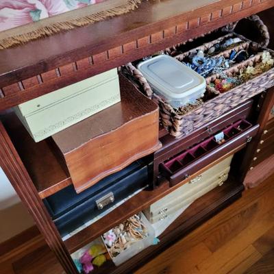 Sale Photo Thumbnail #148