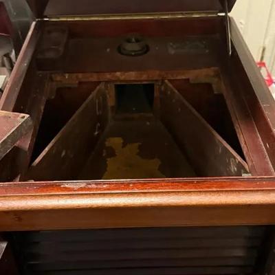 Victor Talking Machine Co. Victrola VV-X Upright Phonograph (c.1915–1921)