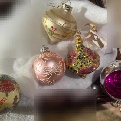 Set of 5 Vintage & Designer Glass Christmas Ornaments – Hand-Painted, NYCO, 1997 Floral, Elegant Hol