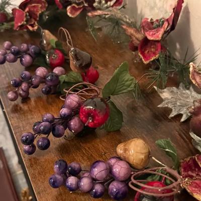 Beautiful Season Floral Picks Grapes Gold 