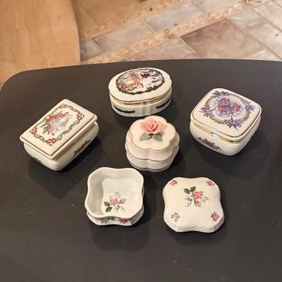 Porcelain Heritage House Trinket Music Boxes Lot 2