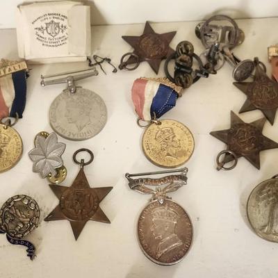 Antique/Vintage Military Pins And Metals
