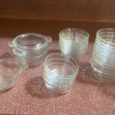 Vintage Pyrex Serving And Bakeware