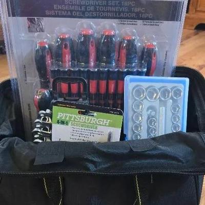 NEW Screwdriver And Wrench Set In Tool Case