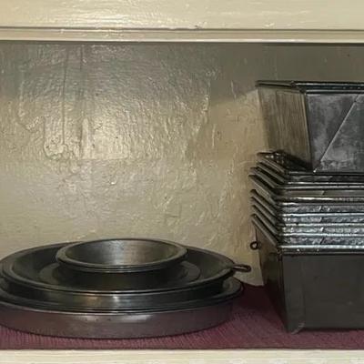 Vintage Metal Baking Pans And Molds Mystery Lot