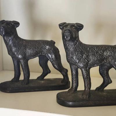 Vintage 2 Cast Iron Dog Figurines/Bookends