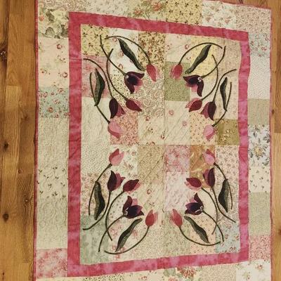 Handmade Tulip Wreath Quilt