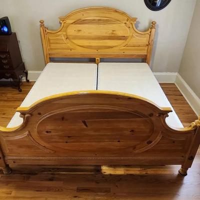 Pine King Head And Footboard With Serta Boxsprings