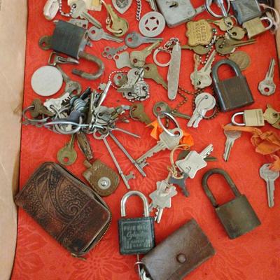 Mystery Lot Of Old Keys, Locks, and Keychains