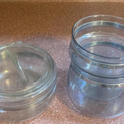 Slightly imperfect Vintage Pyrex Stove Top Cookware (1 Missing Lid & 1 Cracked Lid)