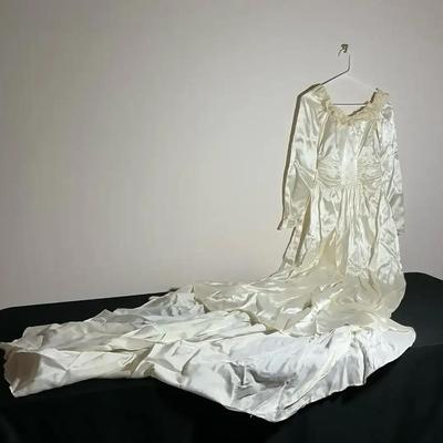 Vintage Satin Long-Sleeve Wedding Gown with Train