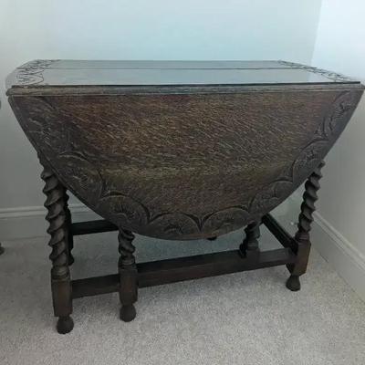 Antique Gate Leg Table With Twisted Legs