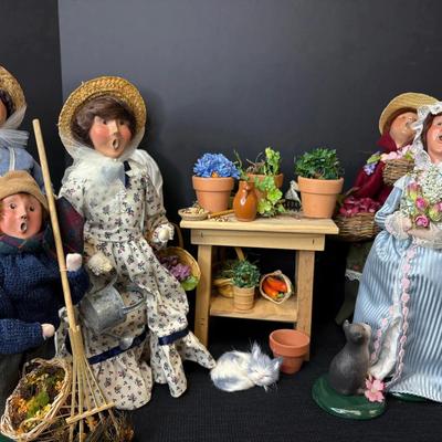 Byers’ Choice Springtime Flower Carolers