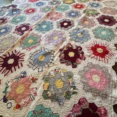Vintage Hand-sewn Twin Grandmother’s Flower Garden Quilt