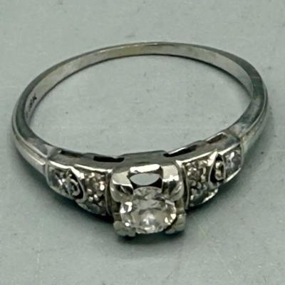 18k White Gold Diamond Ring Size 5.5