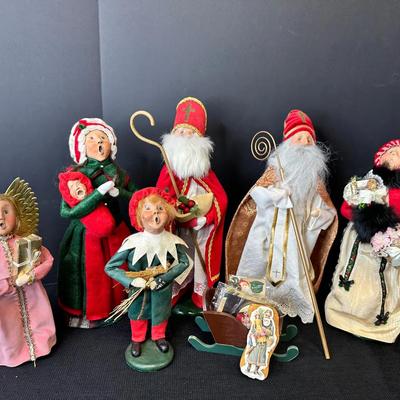 7 Pc Byer’s Choice Carolers Lot St. Nicholas