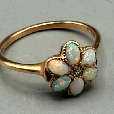 14k Gold Ring W/ Opals And Small Diamonds Size 5.5
