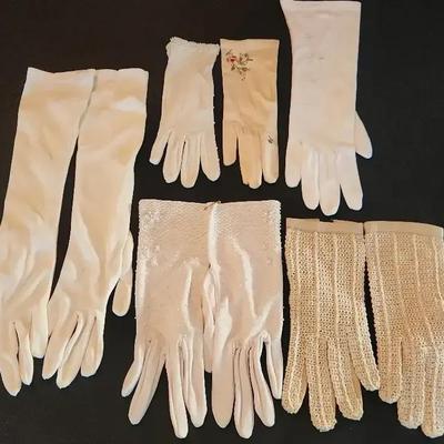 Mixed Lot of Vintage Specialty Cream Leather & Nylon Gloves, Some Mismatched Gloves