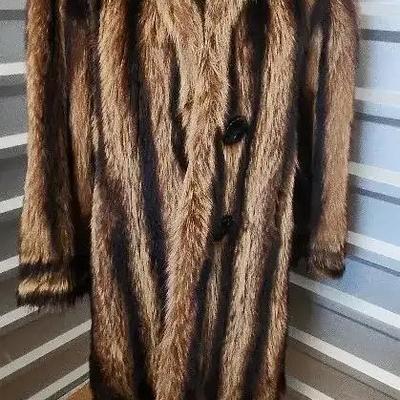 Annis Furs Detroit Striped Dark & Light Brown Raccoon Fur Coat, Size 40" 