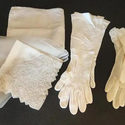 Lace Sets - Specialty Cream / White Gloves And Handkerchiefs, Appenzell Embroidery 