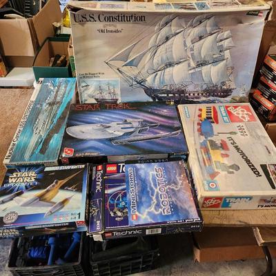 Sale Photo Thumbnail #56: Star Wars,  Models