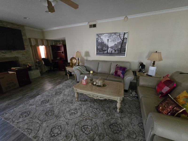 Sale Photo Thumbnail #9