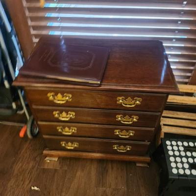 Sale Photo Thumbnail #145