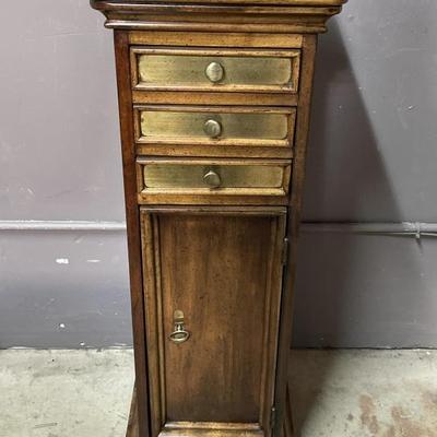 Sale Photo Thumbnail #575