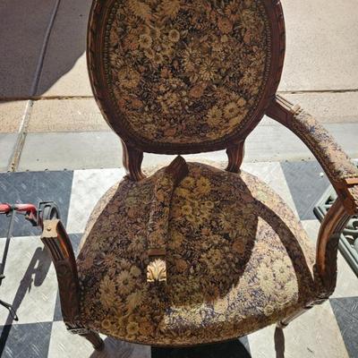 Beautiful Antique Chair, needs restored.
