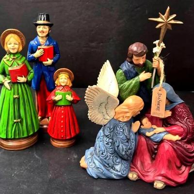 "Jim Shore" Figurine and Family of Carolers 