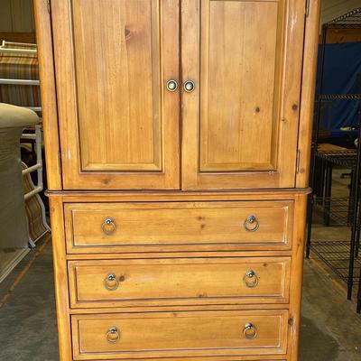 Drexel Heritage 4-Drawer Armoire/Entertainment Unit