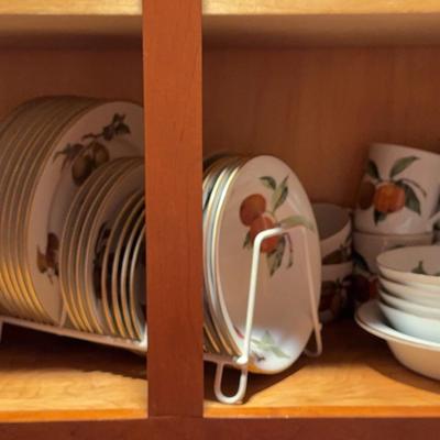 Royal Worcester Evesham Pattern Dish Set