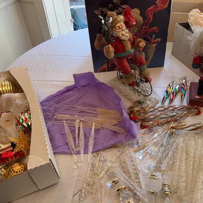 Santas & Ornaments