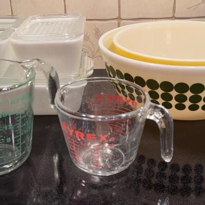 Pyrex Vintage Pieces