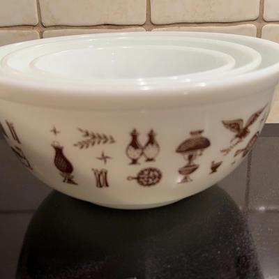Pyrex 3 Glass Bowl Set