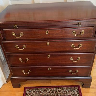 Virginia Galleries Henkel-Harris Mahogany Chest Of Drawers