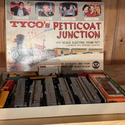 Vintage Tyco’s Petticoat Junction Ho Train Set