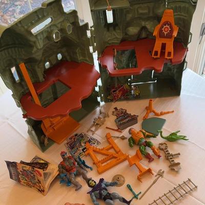Vintage Grayskull Castle & Figurines Masters Of The Universe He-Man
