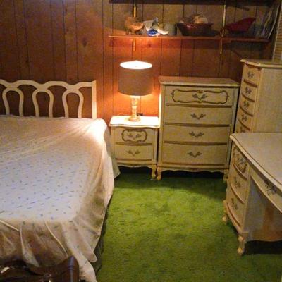 6-piece  Queen edroom set