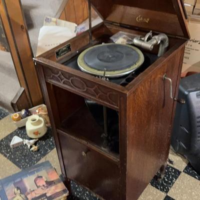 Antique Edison Disc Phonograph With Discs