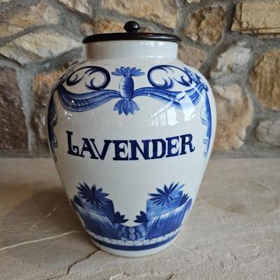Lot #9 - Large Maitland Smith Vintage Blue and White Floral Porcelain Lavender Ginger Jar Chinoiserie