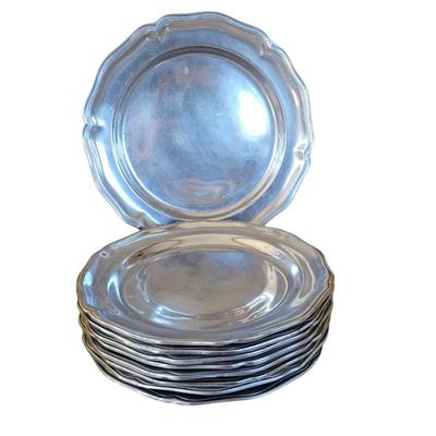 Lot #204 - Vintage 1976 Wilton Aluminum Alloy Chargers & Serving Platter