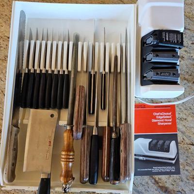 Lot #189 - Knife lot includes: butcher, boning, bread, chef, utility, tomato, steak