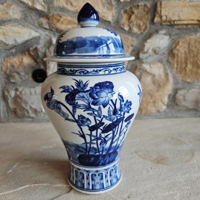 Lot #10 - Williams Sonoma Large Chinoiserie Floral Ginger Jar