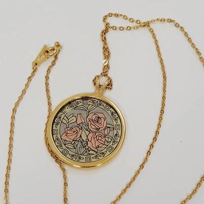 Amway Floral Rose Disc Pendant Necklace Gold Tone