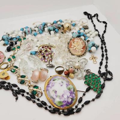 Gorgeous Harvest Lot All Antique Or Vintage