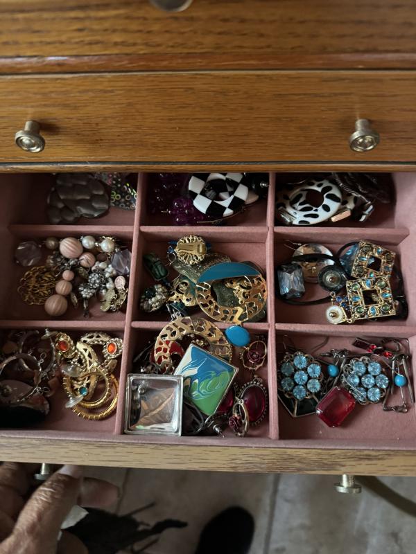 Sale Photo Thumbnail #117