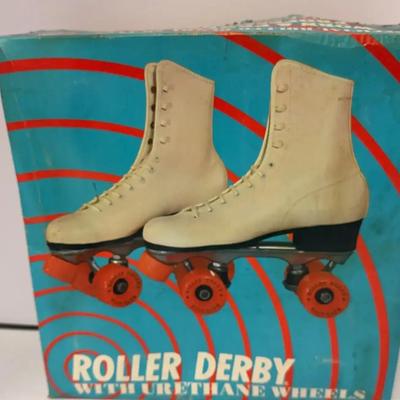Official ROLLER DERBY Roller Skates. Men’s Black Leather. Size 9.0 M.
